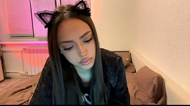 Leaf Unto online show from November 28, 2:53 pm