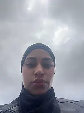 AlannaEvons online show from April 7, 3:36 pm