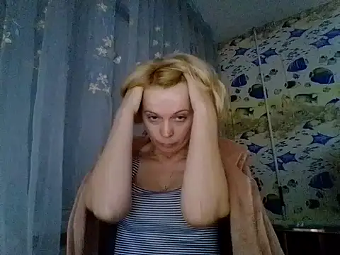 LiluXRose online show from September 18, 8:51 pm