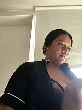 -Mia1 online show from September 9, 1:33 pm