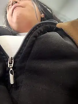 -Mia1 online show from March 24, 1:49 pm