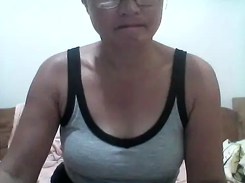 nathalie0045 online show from April 6, 5:08 am