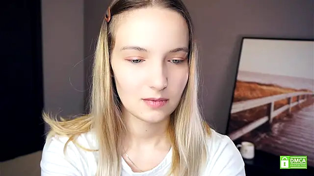 HongTomczak online show from September 23, 7:17 am