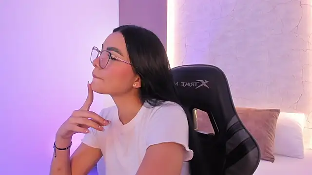 emily tolson online show from March 5, 7:31 pm