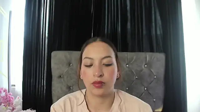 Arianaa Jones  online show from December 4, 7:47 pm