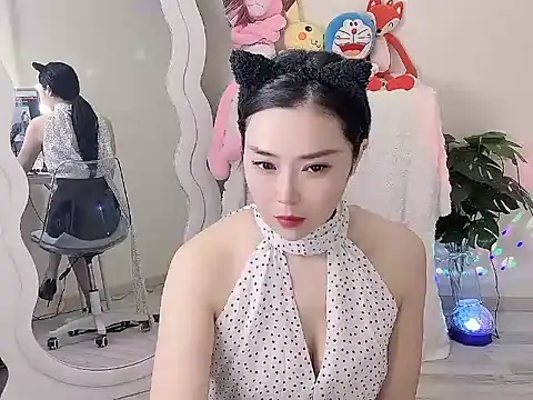 Snapshot of QQ__2025 chatting on September 12, 10:28 pm QQ 2025 online show from September 12, 10:28 pm