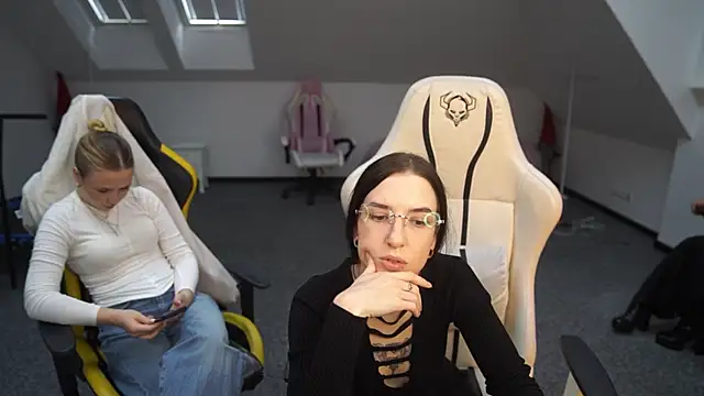 Snapshot of _Lili_054 chatting on September 16, 10:12 am  Lili 054 online show from September 16, 10:12 am