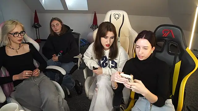 Snapshot of _Lili_054 chatting on October 14, 10:40 am  Lili 054 online show from October 14, 10:40 am