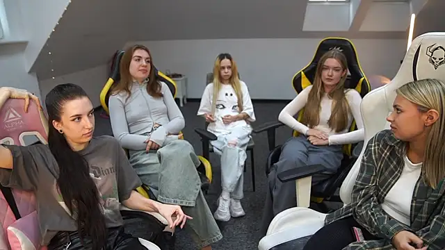 Snapshot of _Lili_054 chatting on September 23, 10:57 am  Lili 054 online show from September 23, 10:57 am