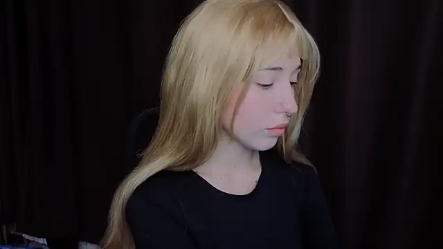 YukiMisa online show from November 18, 2:40 pm