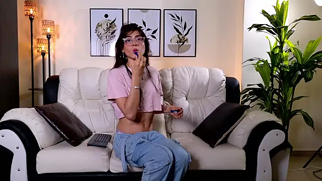 Violeta Foxz online show from June 19, 7:39 pm