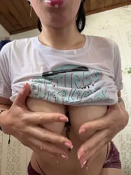 Mia salinass online show from March 6, 6:36 pm