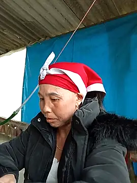 me-cute online show from October 31, 6:15 am