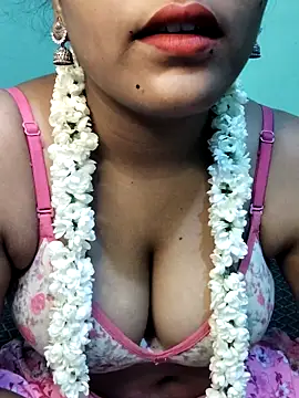 Snapshot of Shneeha_le chatting on September 20, 5:11 pm Shneeha le online show from September 20, 5:11 pm