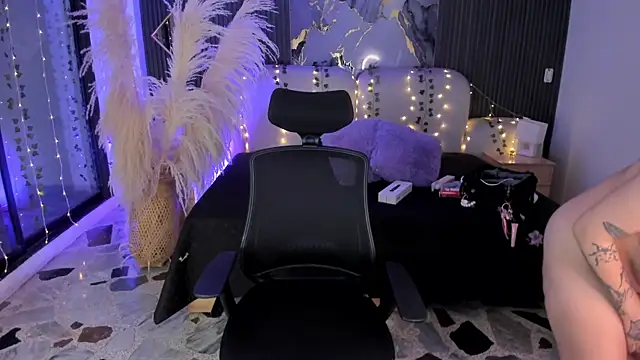 SarahCastro1  online show from February 5, 4:37 am