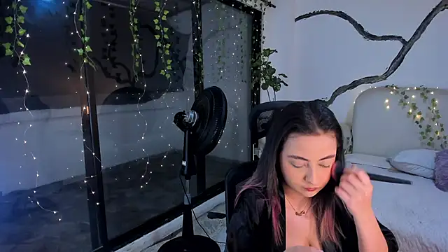 SarahCastro1  online show from November 19, 5:29 am