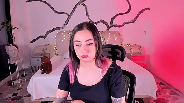 Snapshot of SarahCastro1_ chatting on September 18, 4:55 am SarahCastro1 online show from September 18, 4:55 am