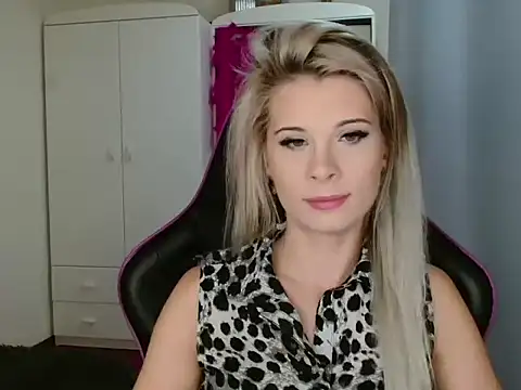 KristineGlow online show from October 24, 6:20 am