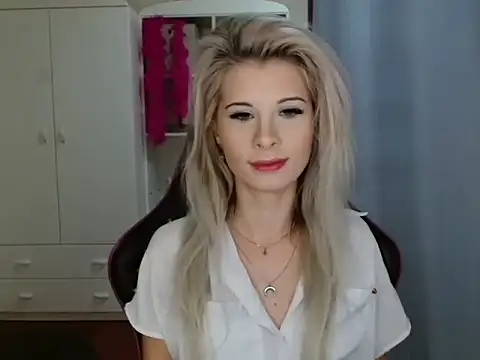 KristineGlow online show from October 27, 8:54 am