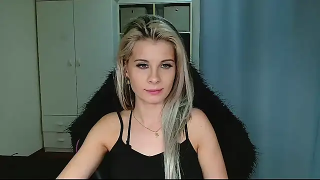 KristineGlow online show from February 17, 9:14 pm