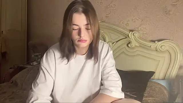 HoneyMist online show from November 18, 5:58 pm