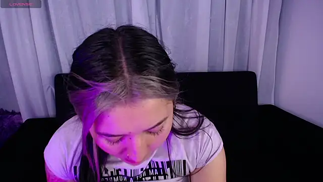 Snapshot of Annie_A_ chatting on October 9, 10:03 pm Annie A online show from October 9, 10:03 pm