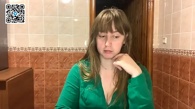 MaroonMoon  online show from October 20, 7:28 pm