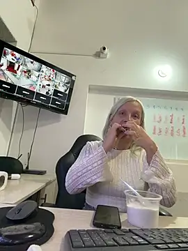 Sun Sooll  online show from April 29, 10:48 pm