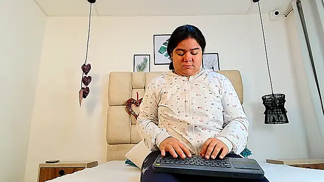 Snapshot of elizawiliamst chatting on September 27, 11:50 am elizawiliamst online show from September 27, 11:50 am
