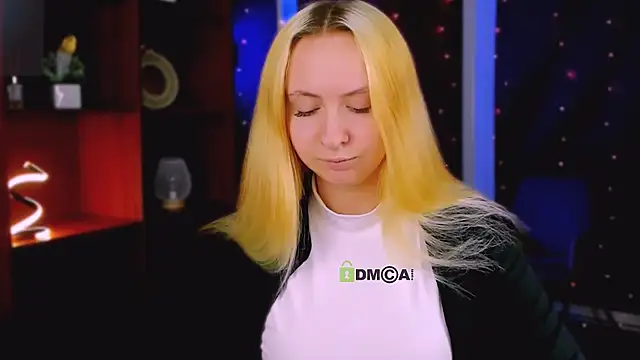 mila glow1 online show from March 1, 7:35 pm