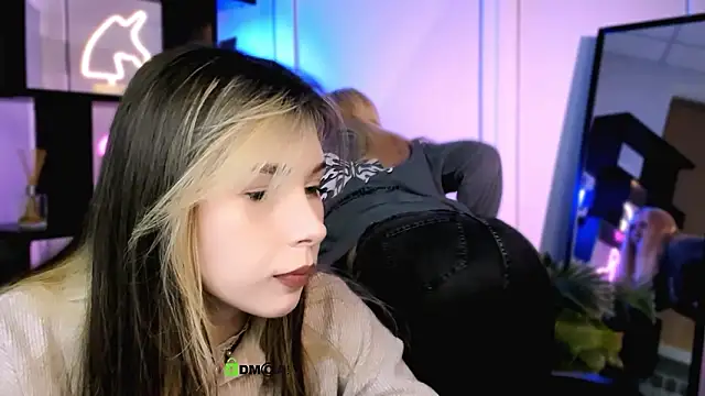 mila glow1 online show from January 18, 7:21 pm