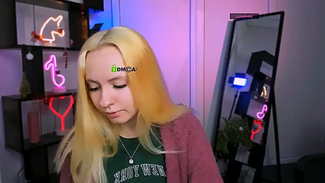 mila glow1 online show from January 6, 7:39 pm