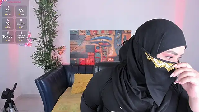 samanee konn online show from December 18, 7:18 pm