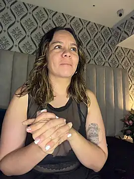 Sky Junne online show from April 5, 6:07 pm