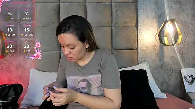 Sky Junne online show from February 3, 6:56 pm