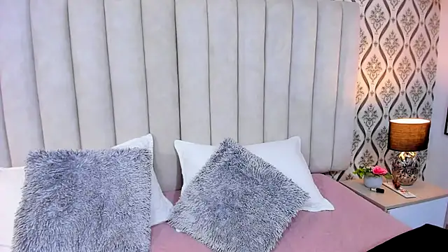 Sky Junne online show from September 27, 8:05 pm