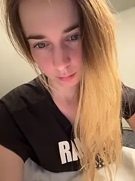 ellieen online show from November 18, 10:44 pm