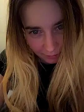 ellieen online show from November 22, 11:18 pm