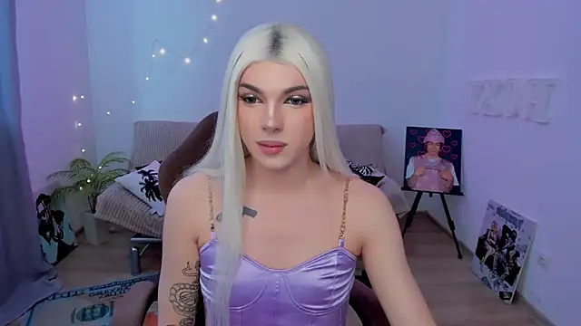 YourTrixie online show from February 22, 6:47 am