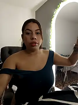 Snapshot of GabyMontenegro chatting on October 21, 11:14 am GabyMontenegro online show from October 21, 11:14 am