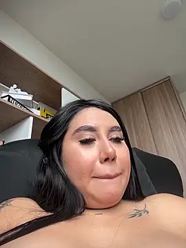 Sophie Dreamss online show from March 6, 7:31 pm