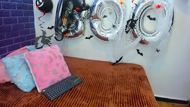 Cora 222 online show from November 1, 7:29 pm