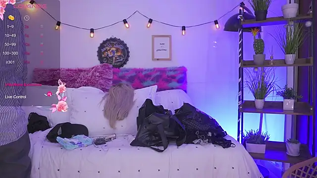 Gia Moretti  online show from September 10, 1:16 am