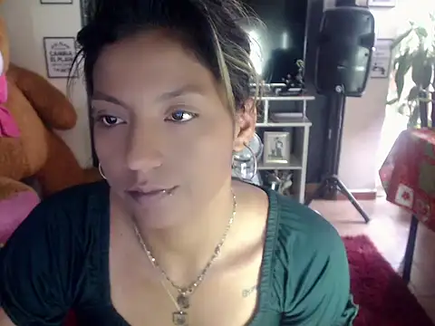 Snapshot of ScarletSizzling chatting on October 28, 12:33 pm ScarletSizzling online show from October 28, 12:33 pm