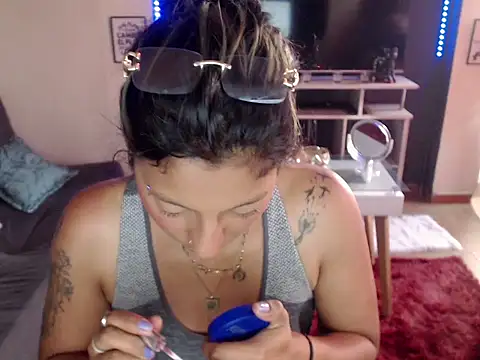 Snapshot of ScarletSizzling chatting on September 22, 12:25 pm ScarletSizzling online show from September 22, 12:25 pm