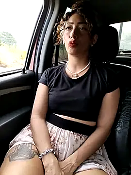 roxyrougee online show from November 28, 8:01 pm