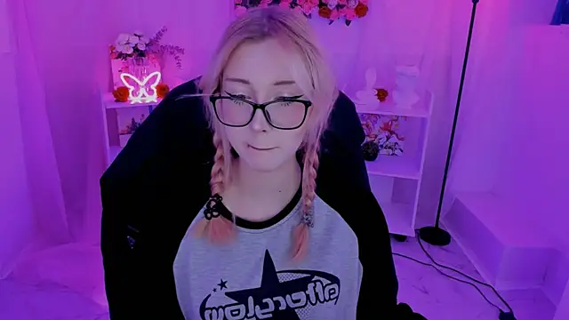 Snapshot of RubyBennett chatting on September 15, 7:38 am RubyBennett online show from September 15, 7:38 am