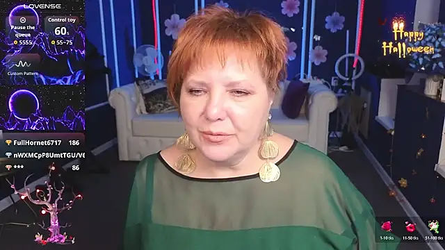 Kira Kenett online show from November 3, 7:40 pm