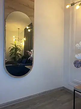 TiffanyyLam online show from September 20, 11:52 am