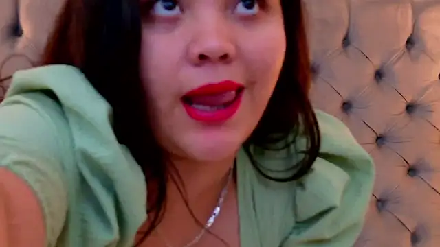 NahiaMonet online show from October 25, 5:15 am